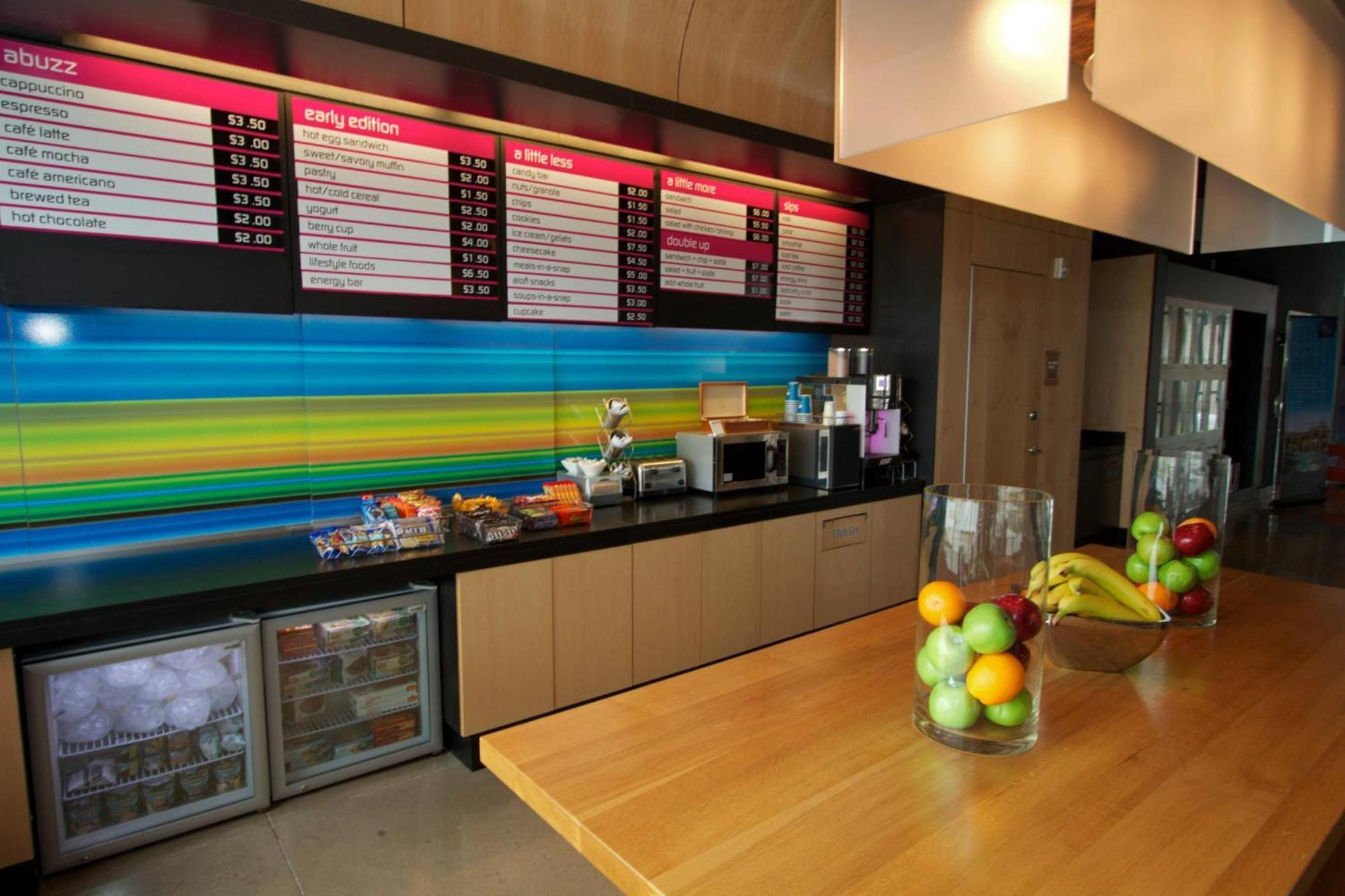Aloft Hotel 3*